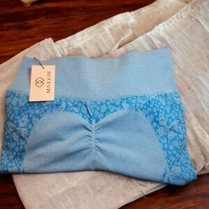 NWT!!! MAXXIM Blue Butterfly Leggings Size XL